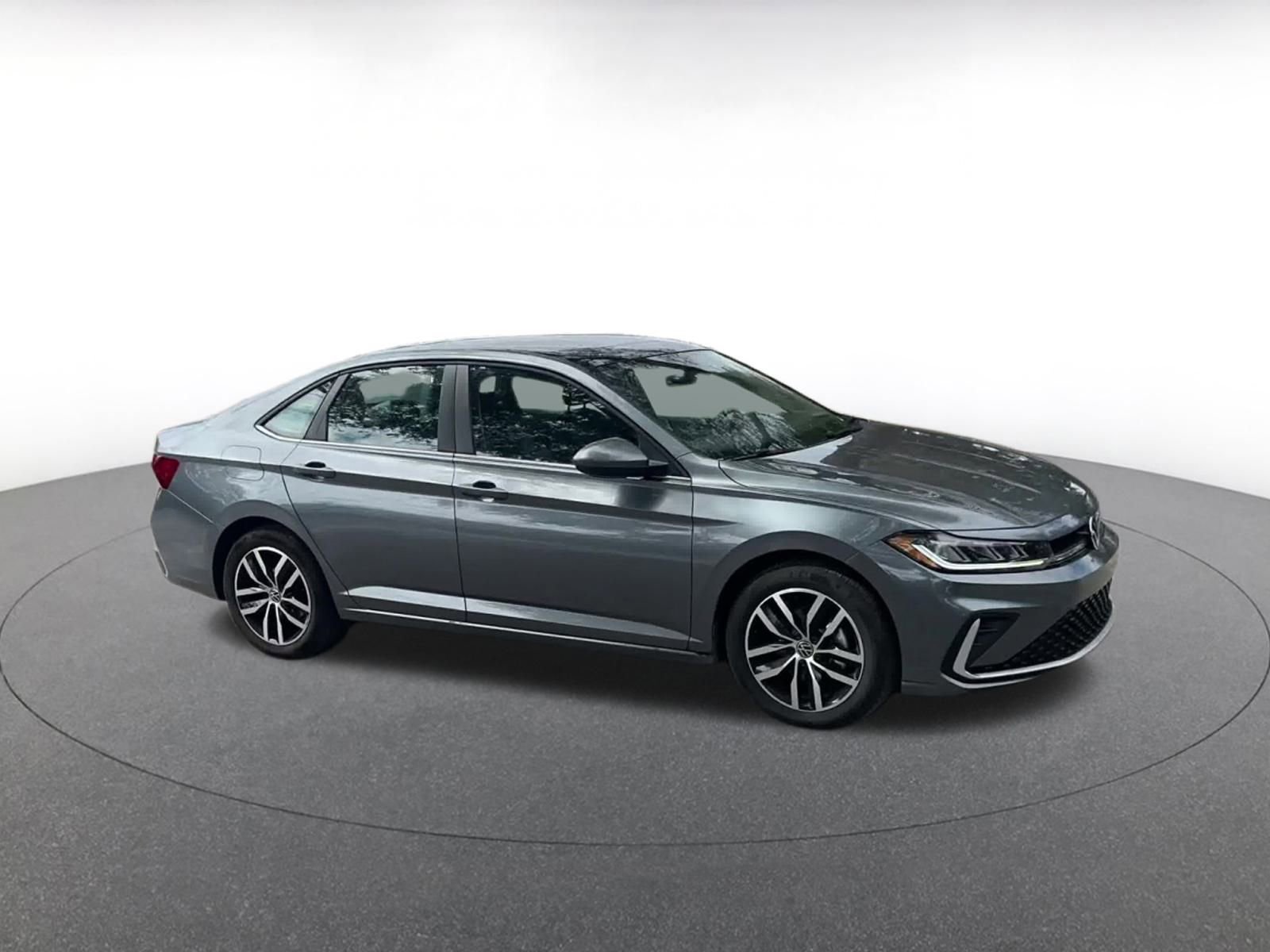 Thumbnail: 2025 Volkswagen Jetta - 3