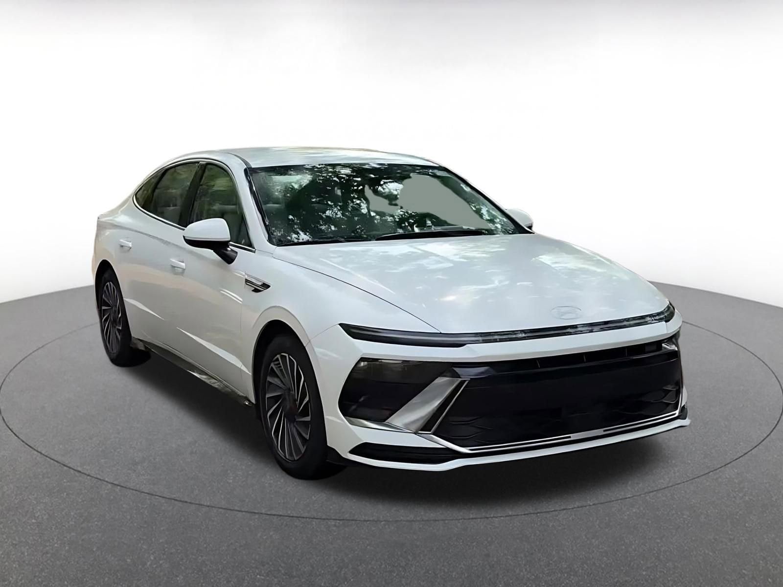 Thumbnail: 2025 Hyundai Sonata - 3