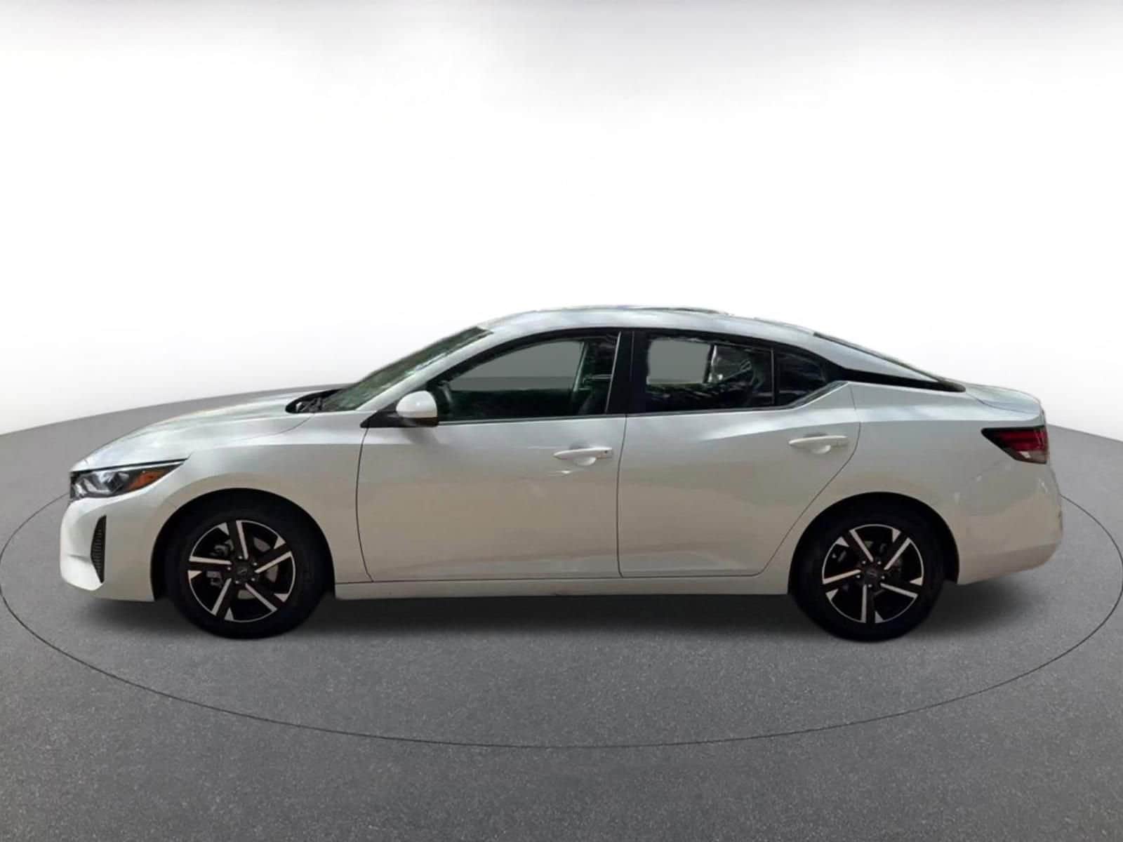 Thumbnail: 2025 Nissan Sentra - 9
