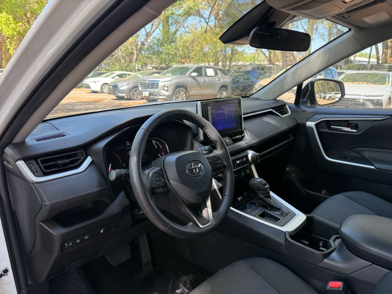 Thumbnail: 2025 Toyota RAV4 - 30