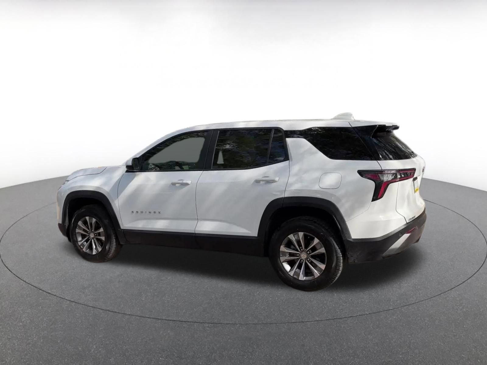 Thumbnail: 2025 Chevrolet Equinox - 10