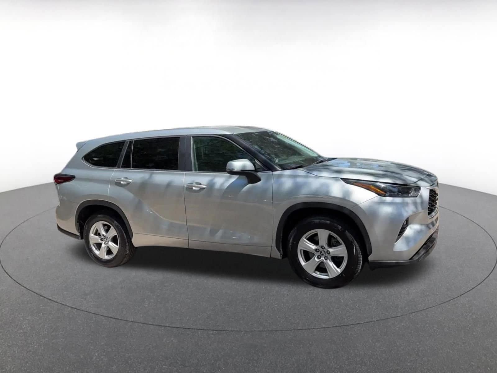 Thumbnail: 2025 Toyota Highlander - 2
