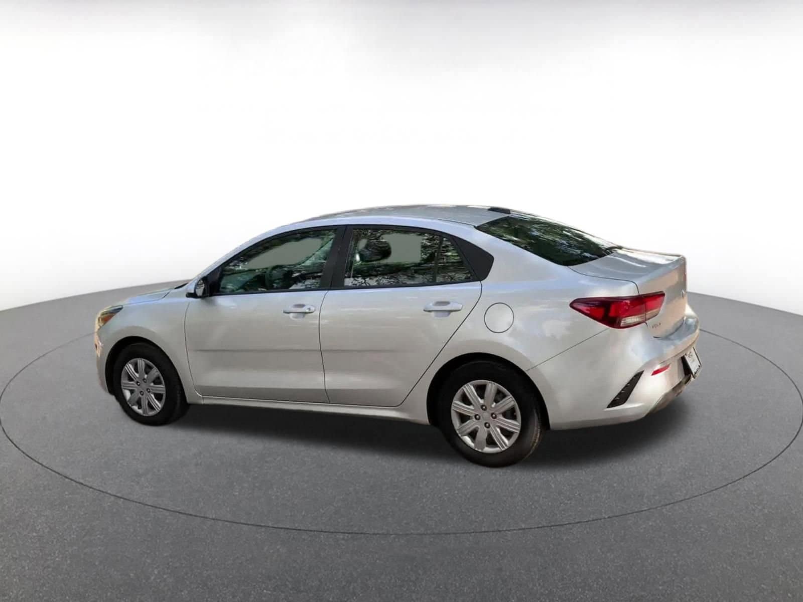 Thumbnail: 2023 Kia Rio - 10
