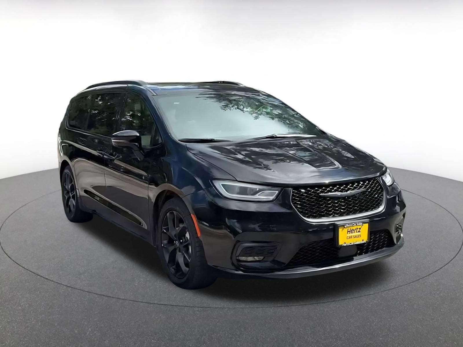 Thumbnail: 2025 Chrysler Pacifica - 3