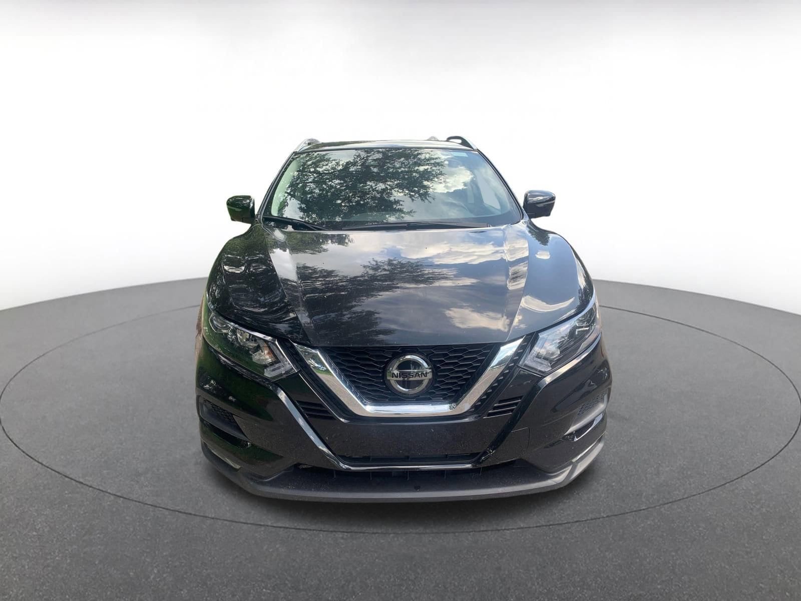 2022 Nissan Rogue Sport SV 2