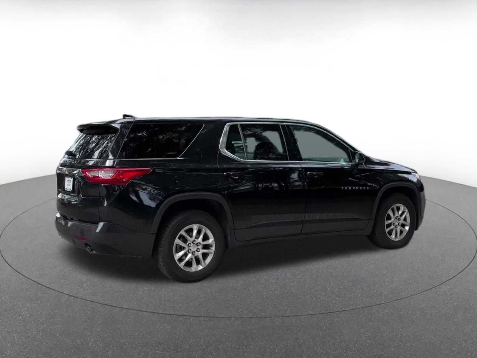 Thumbnail: 2021 Chevrolet Traverse - 15
