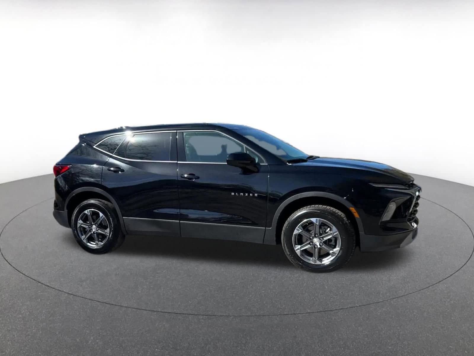 Thumbnail: 2025 Chevrolet Blazer - 2