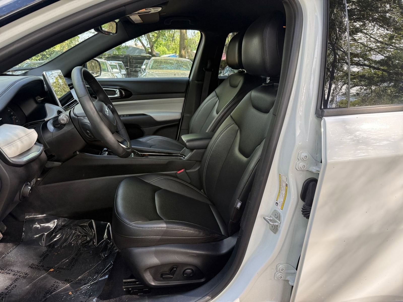 Thumbnail: 2025 Jeep Compass - 32