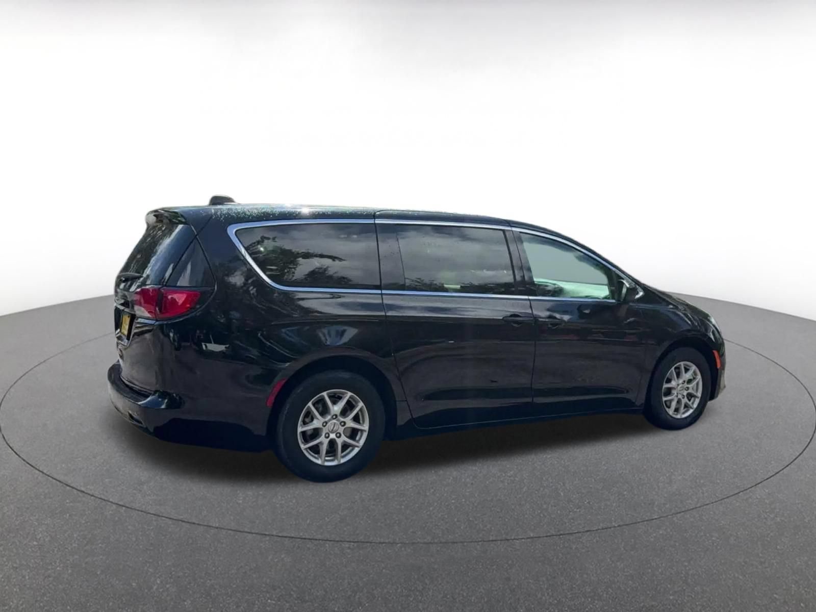 Thumbnail: 2024 Chrysler Voyager - 13
