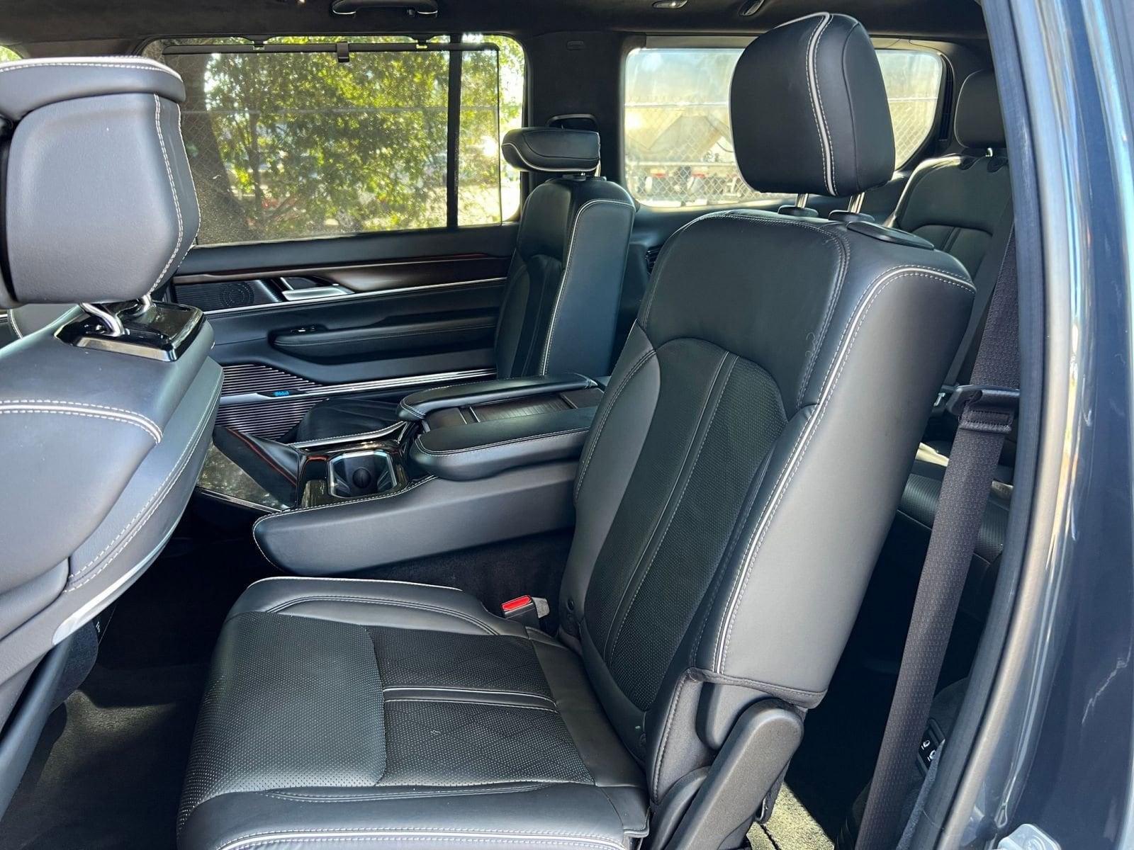 Thumbnail: 2023 Jeep Grand Wagoneer - 32
