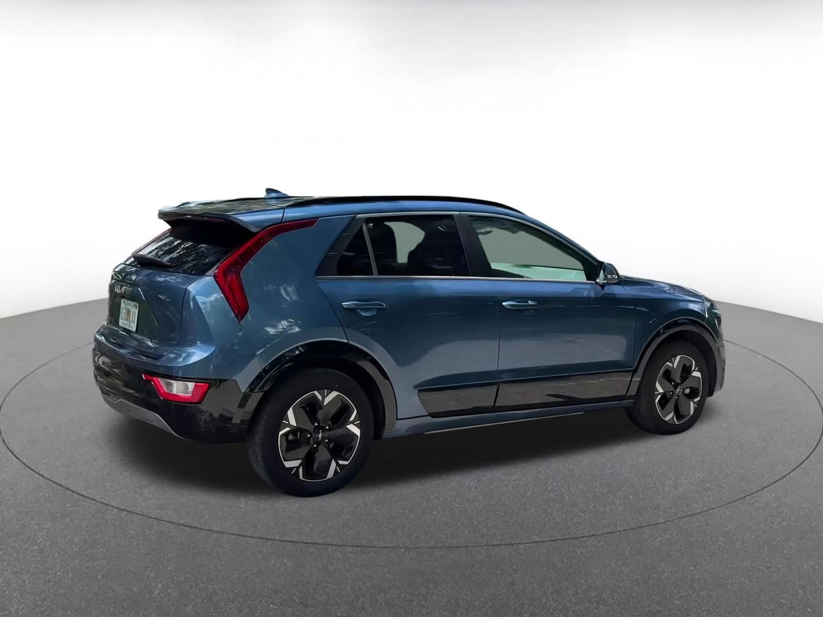 Thumbnail: 2023 Kia Niro - 14