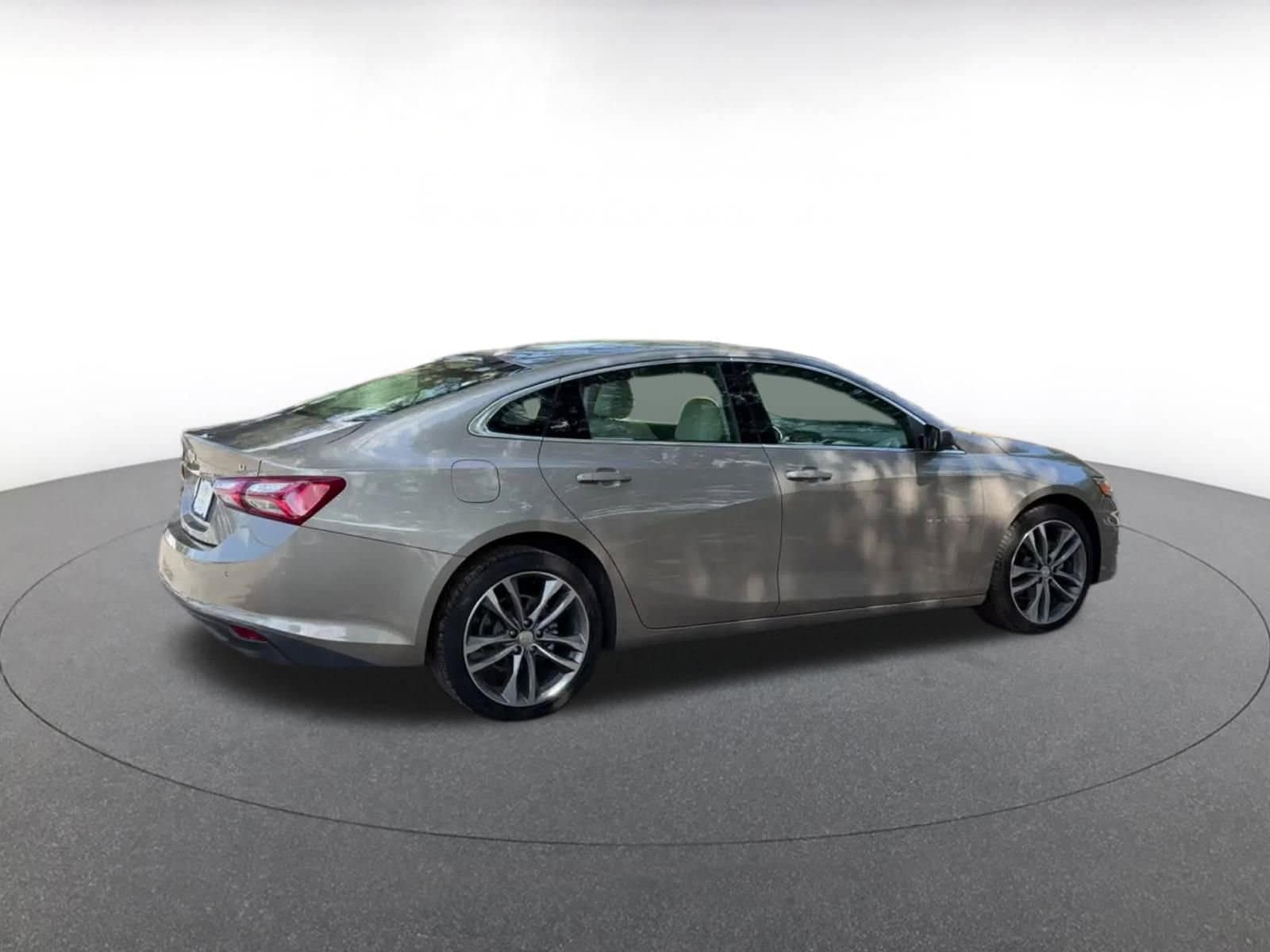 Thumbnail: 2024 Chevrolet Malibu - 15