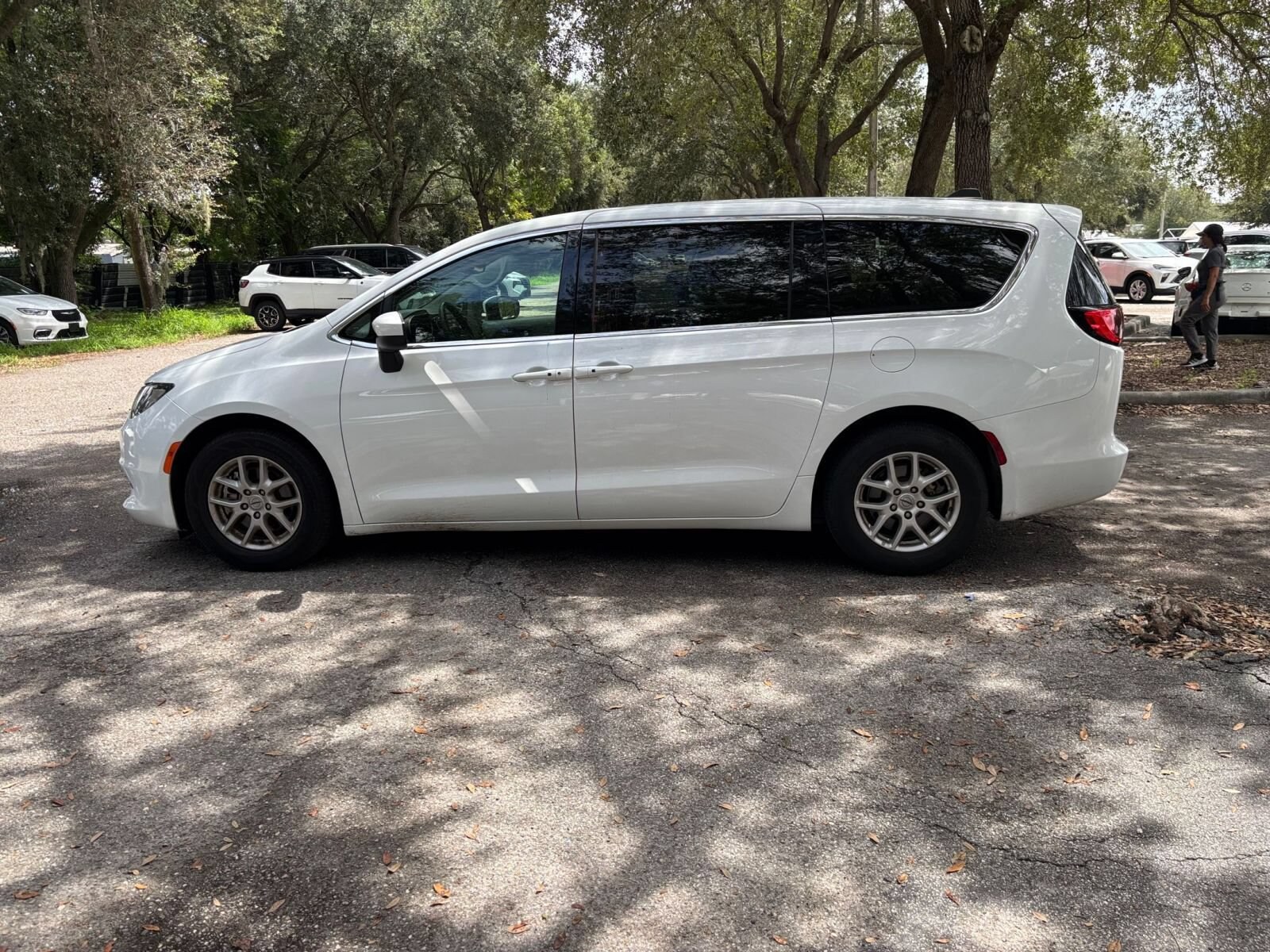 Thumbnail: 2023 Chrysler Voyager - 4