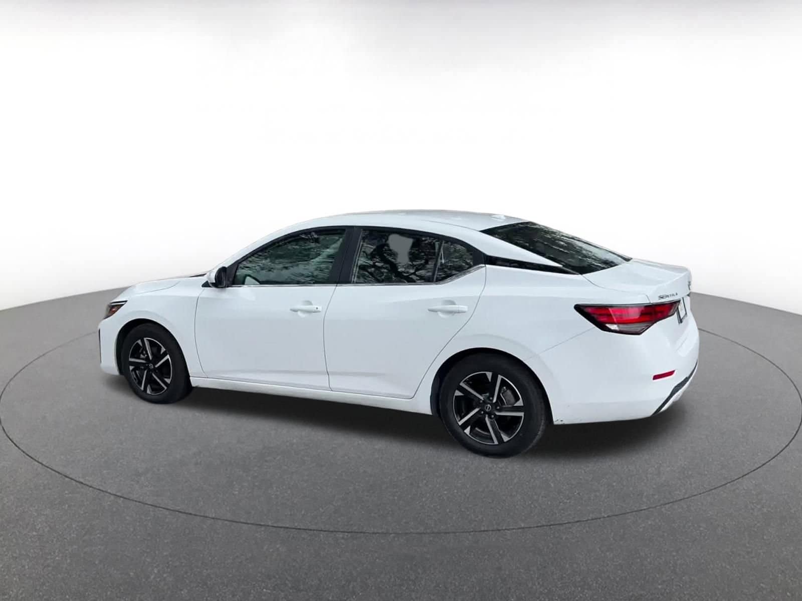 Thumbnail: 2024 Nissan Sentra - 10