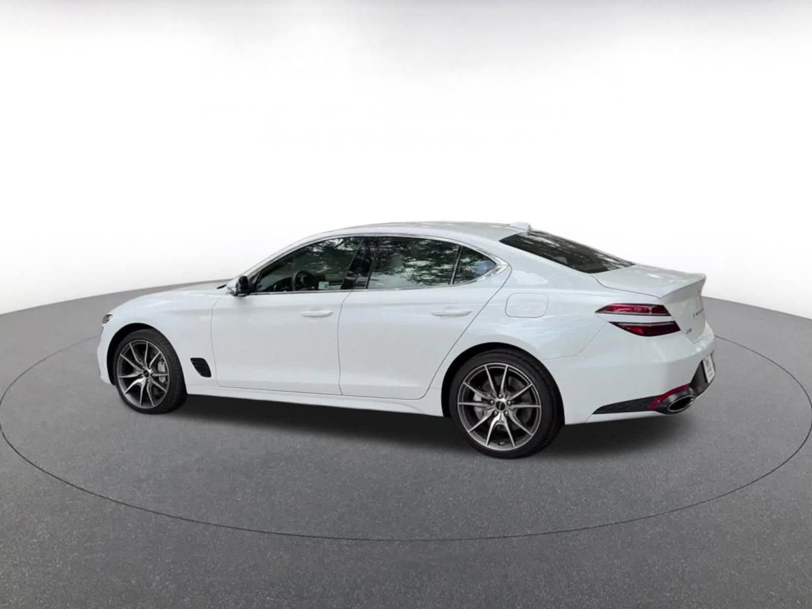 Thumbnail: 2025 Genesis G70 - 10