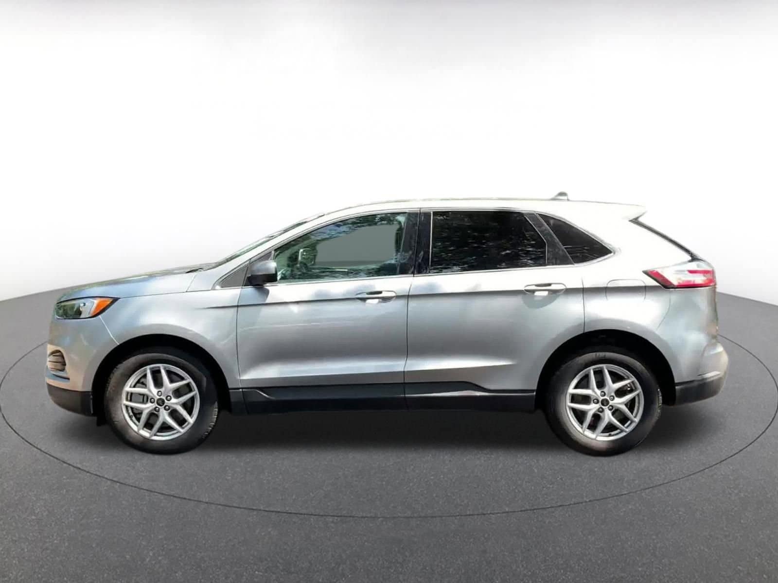 Thumbnail: 2023 Ford Edge - 11