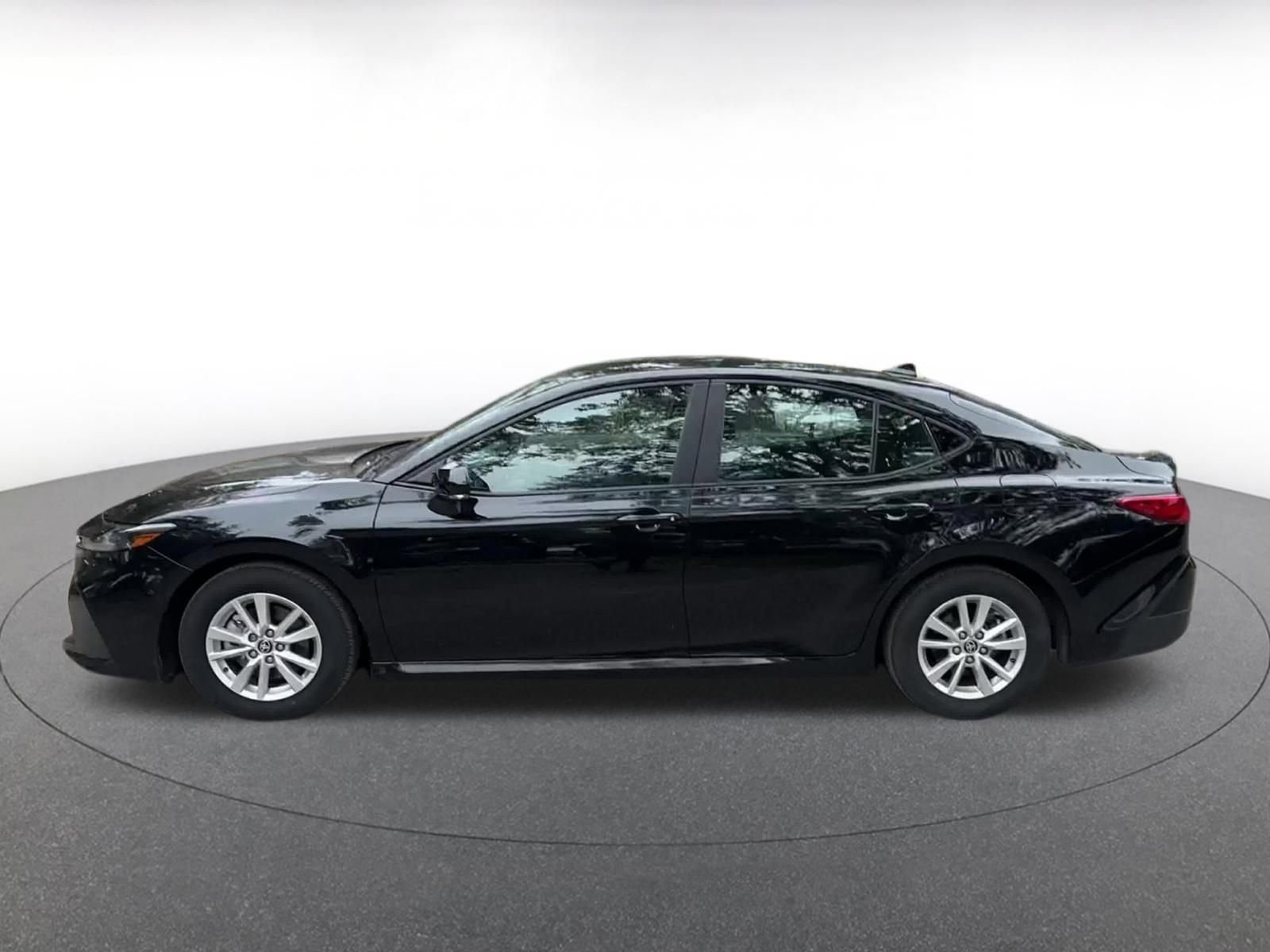 Thumbnail: 2025 Toyota Camry - 9