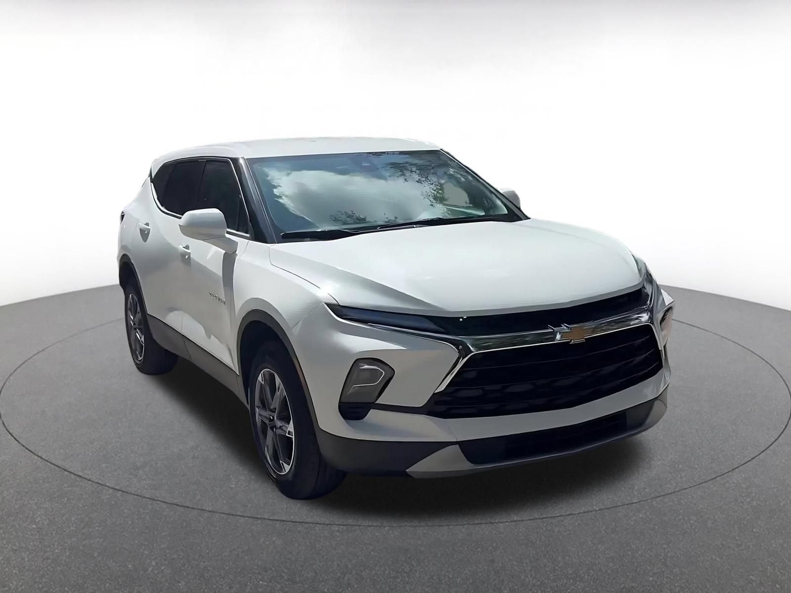 Thumbnail: 2025 Chevrolet Blazer - 3