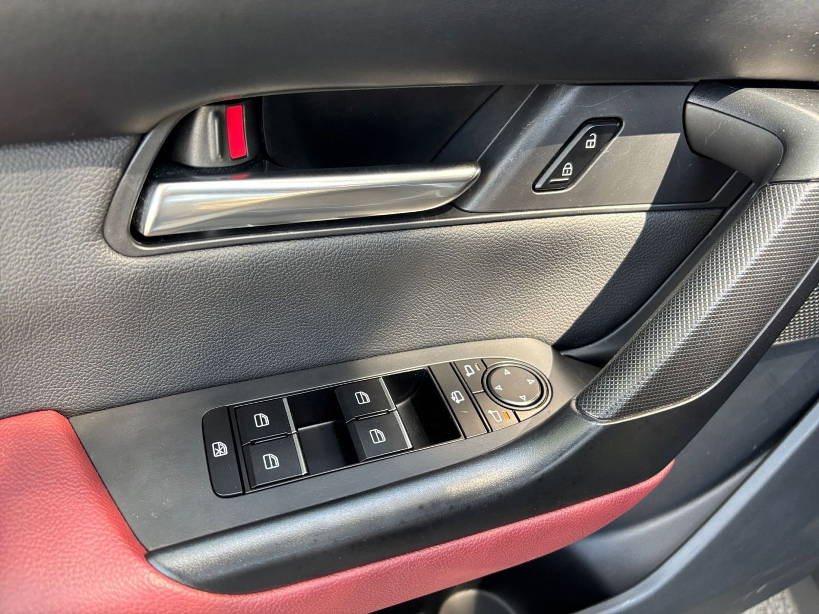 Thumbnail: 2025 Mazda CX-50 - 18