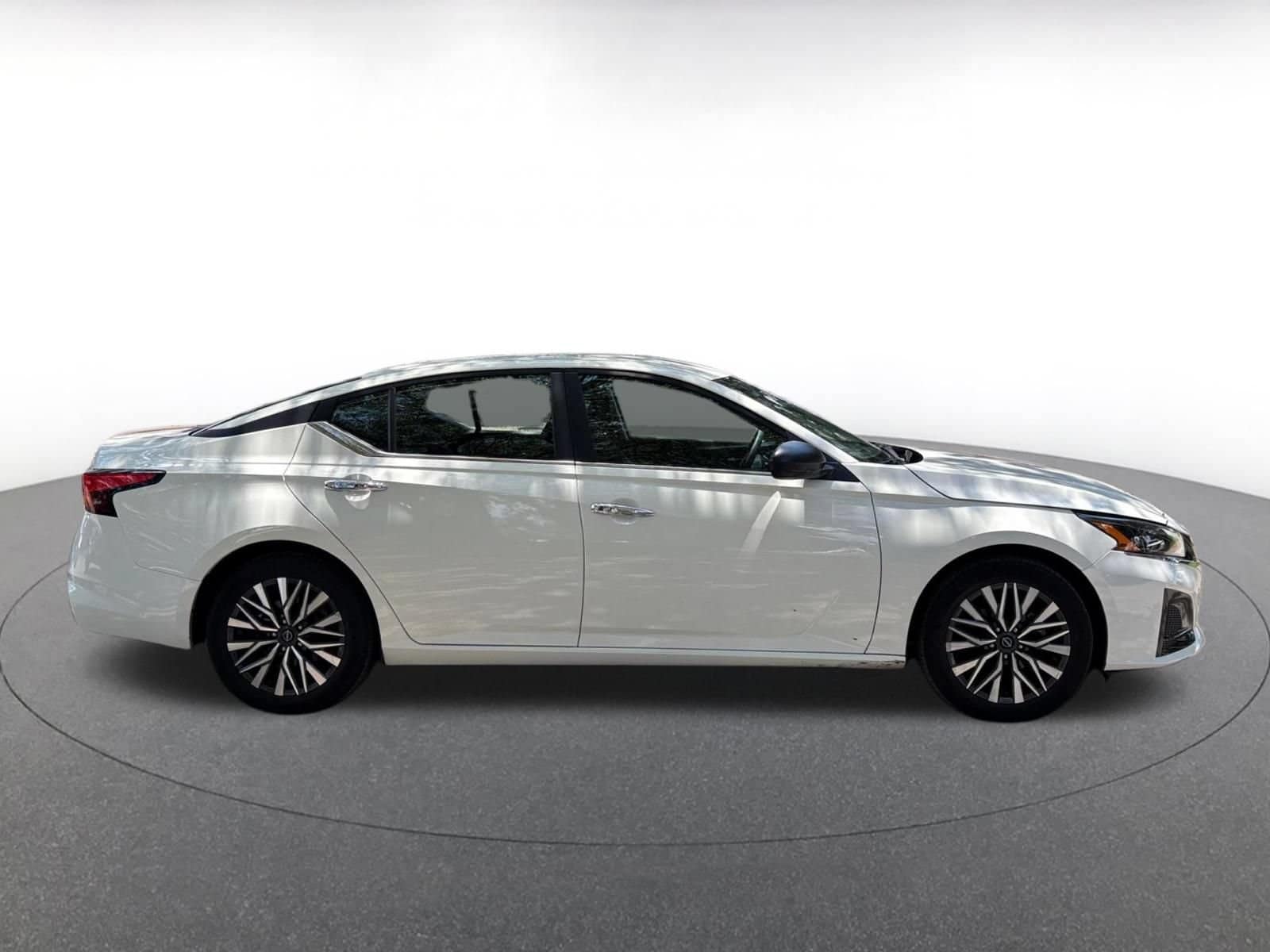 Thumbnail: 2025 Nissan Altima - 8