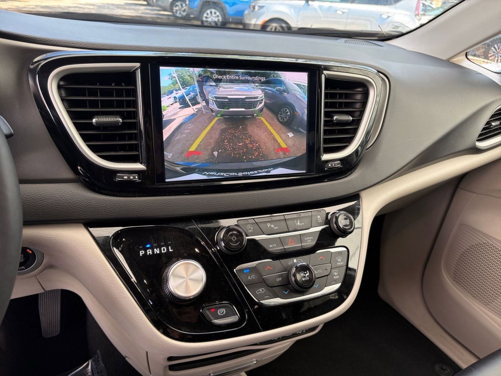 Thumbnail: 2024 Chrysler Pacifica - 17