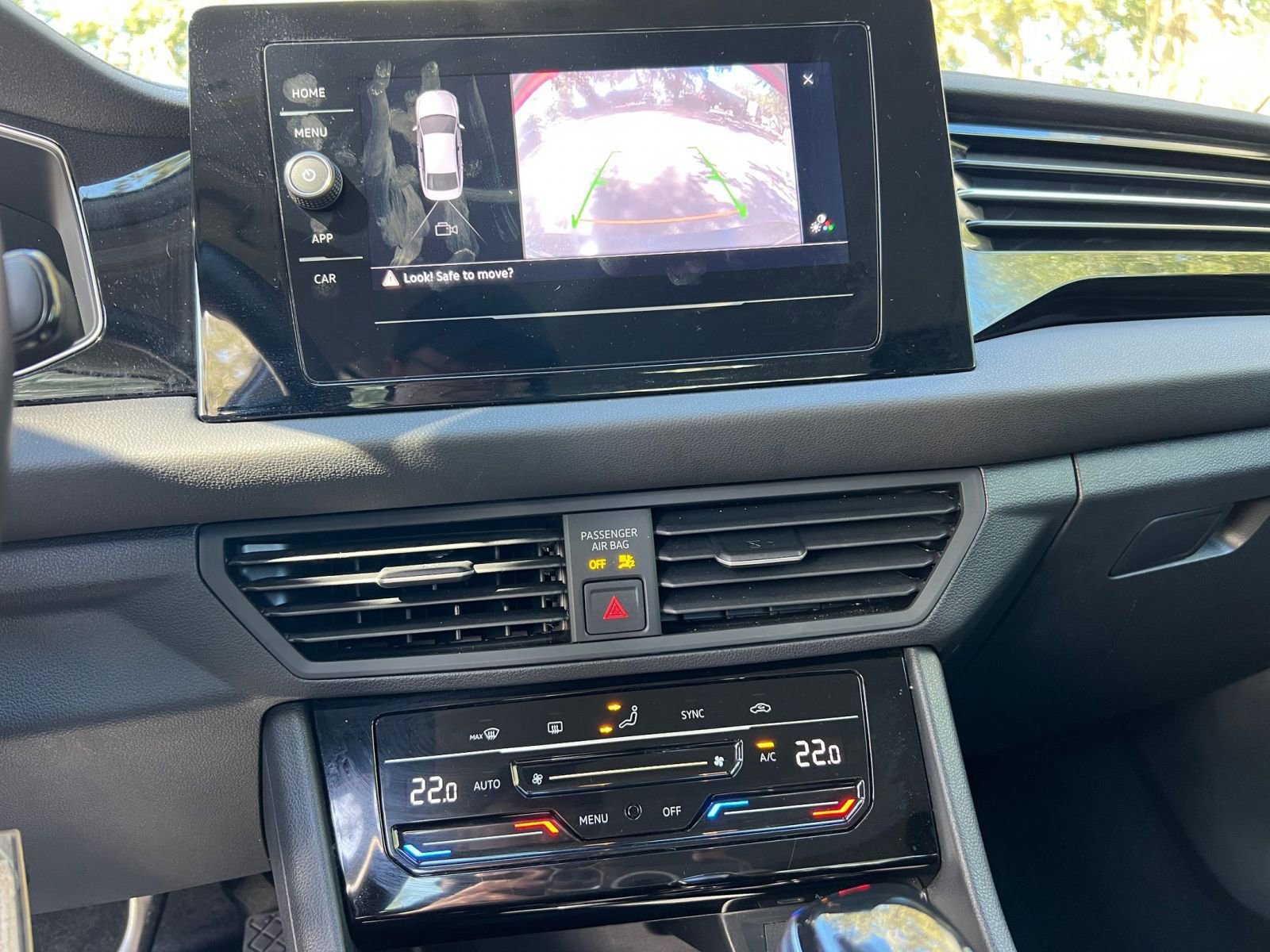 Thumbnail: 2025 Volkswagen Jetta - 17