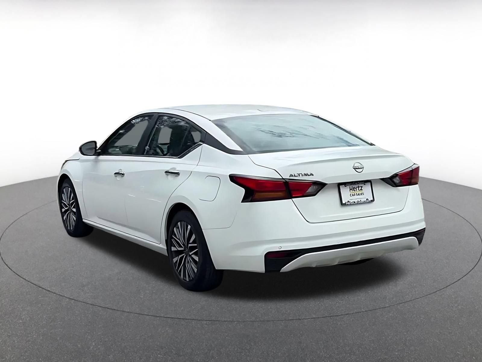 Thumbnail: 2025 Nissan Altima - 10