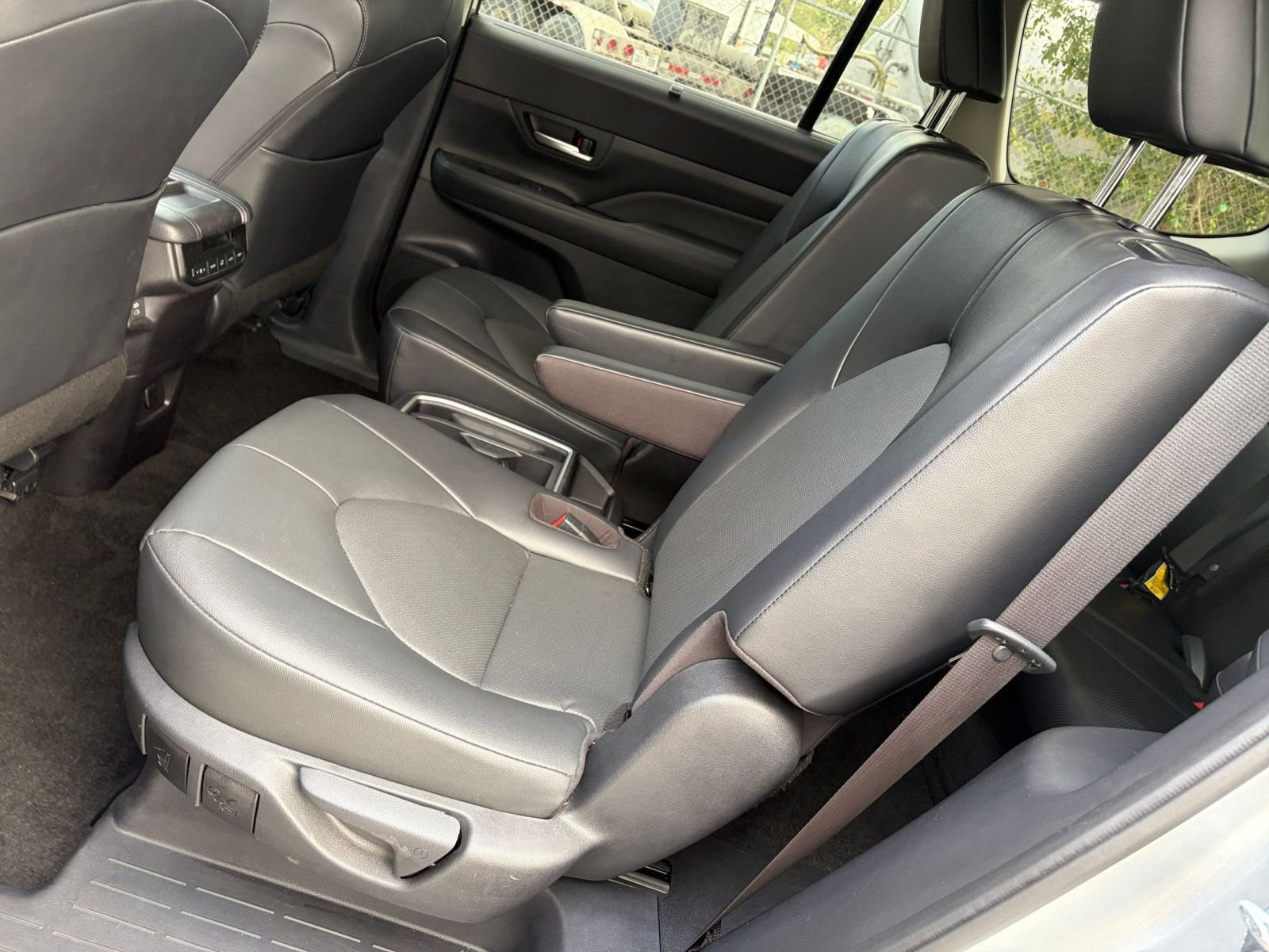 Thumbnail: 2025 Toyota Grand Highlander - 32