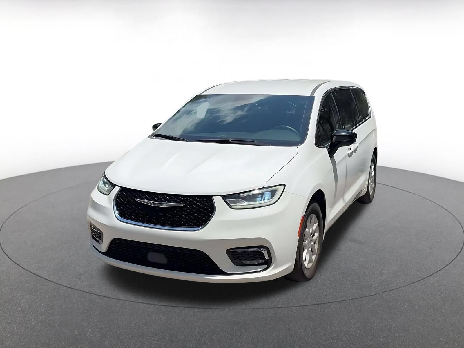 Thumbnail: 2025 Chrysler Pacifica - 5