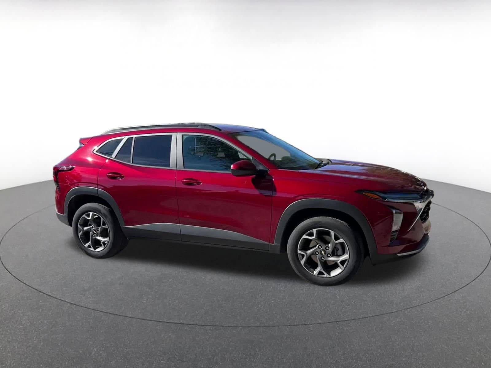 Thumbnail: 2025 Chevrolet Trax - 2