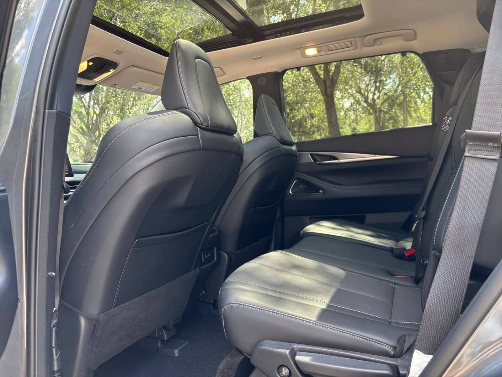 Thumbnail: 2026 INFINITI QX60 - 24