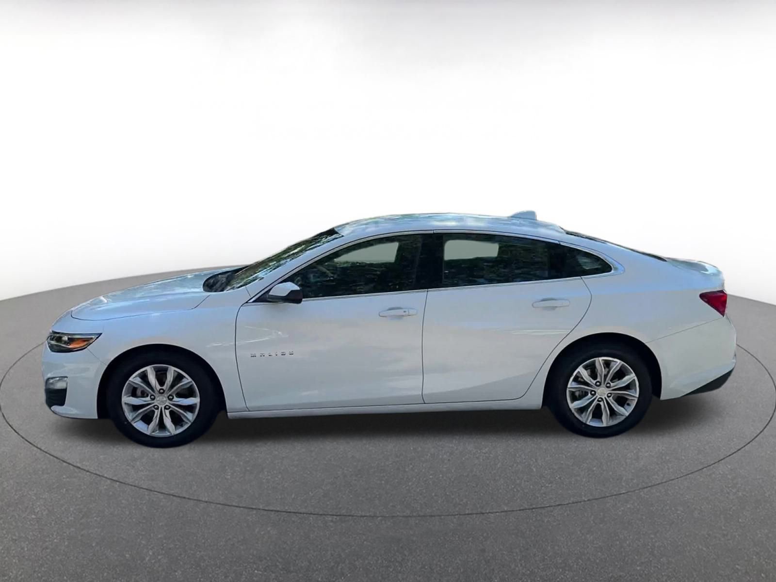 Thumbnail: 2023 Chevrolet Malibu - 9