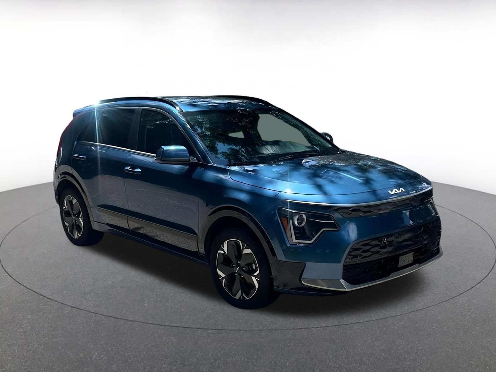 Thumbnail: 2023 Kia Niro - 1