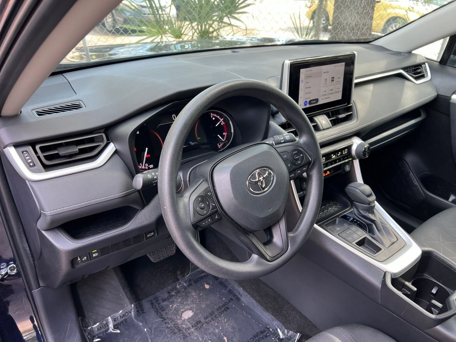 Thumbnail: 2025 Toyota RAV4 - 28