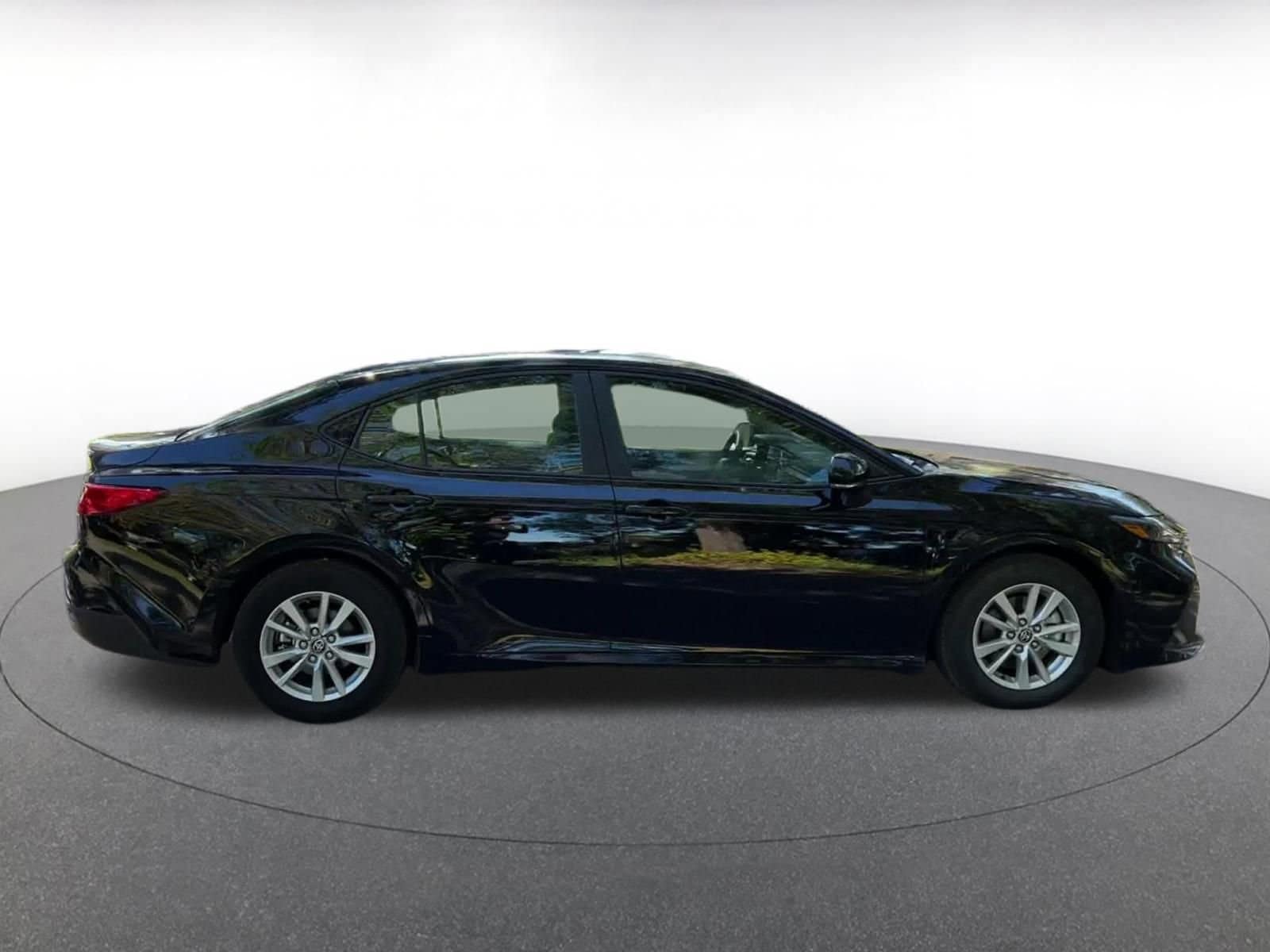 Thumbnail: 2025 Toyota Camry - 15