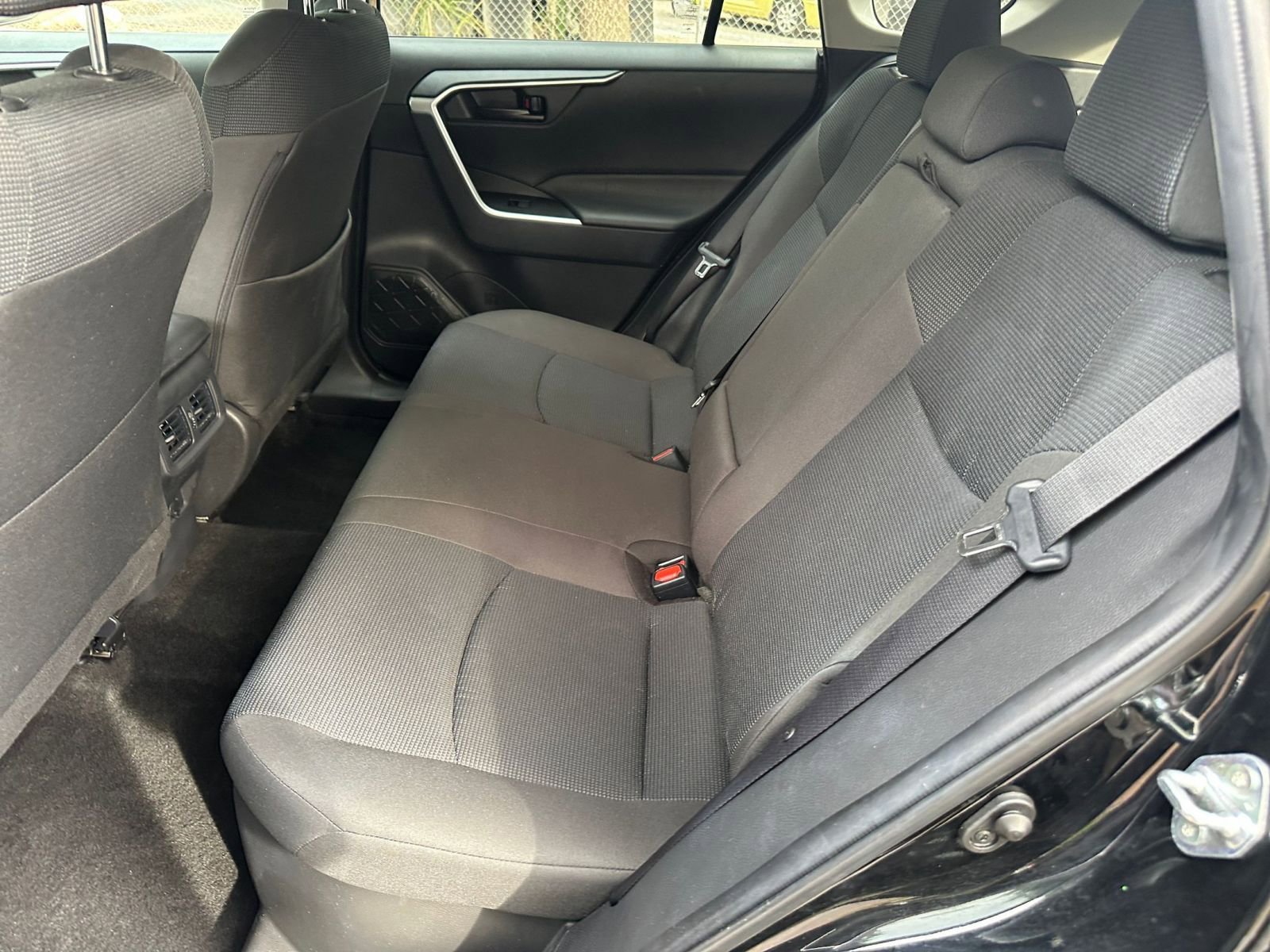 Thumbnail: 2025 Toyota RAV4 - 31