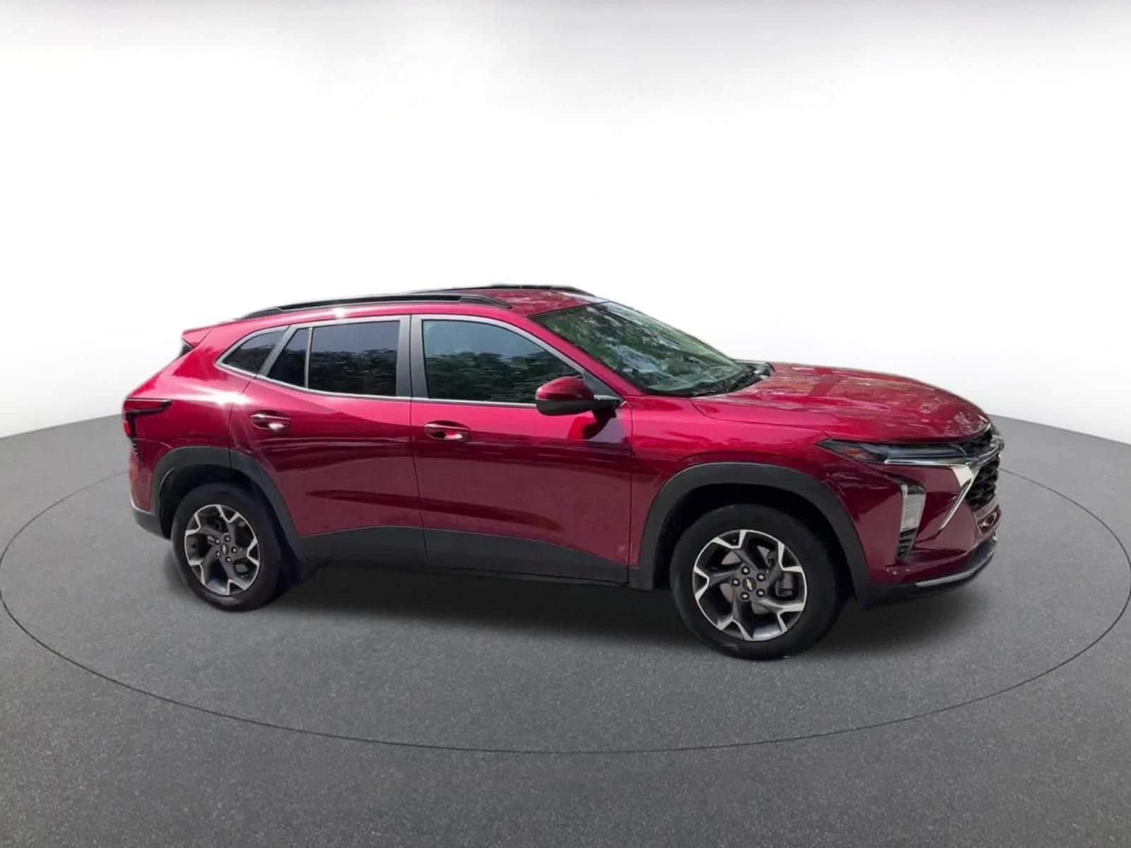 Thumbnail: 2025 Chevrolet Trax - 2