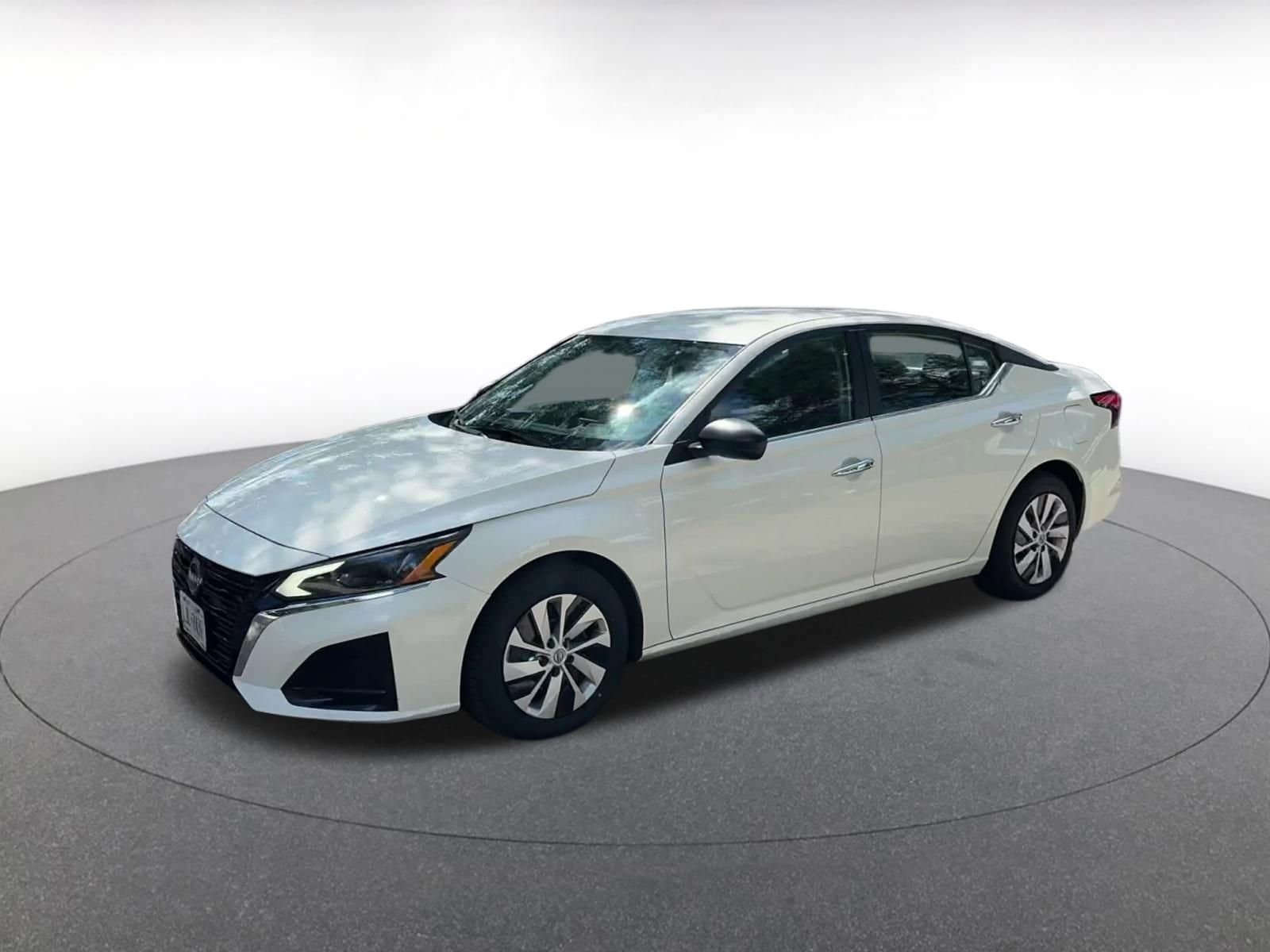 Thumbnail: 2024 Nissan Altima - 8