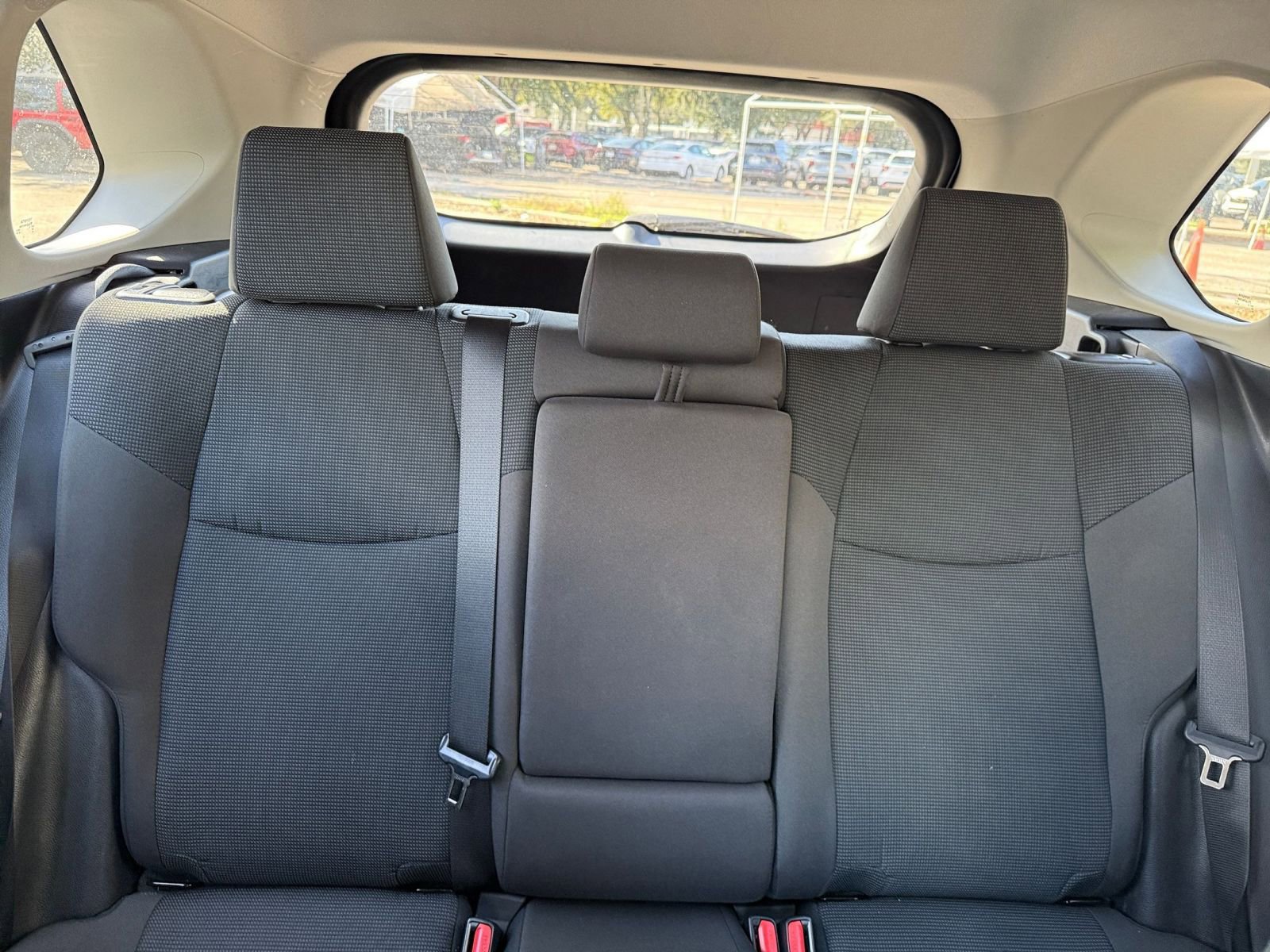 Thumbnail: 2025 Toyota RAV4 - 32