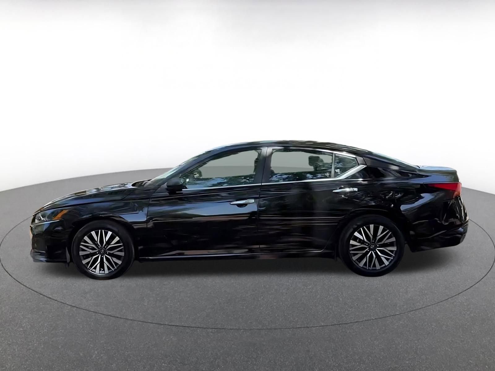 Thumbnail: 2025 Nissan Altima - 10