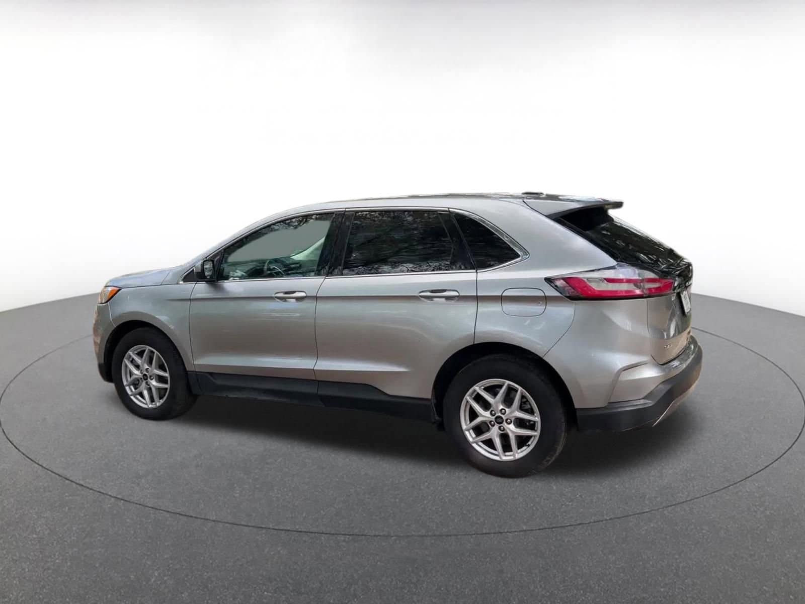 Image 10 of 2024 Ford Edge SEL SUV