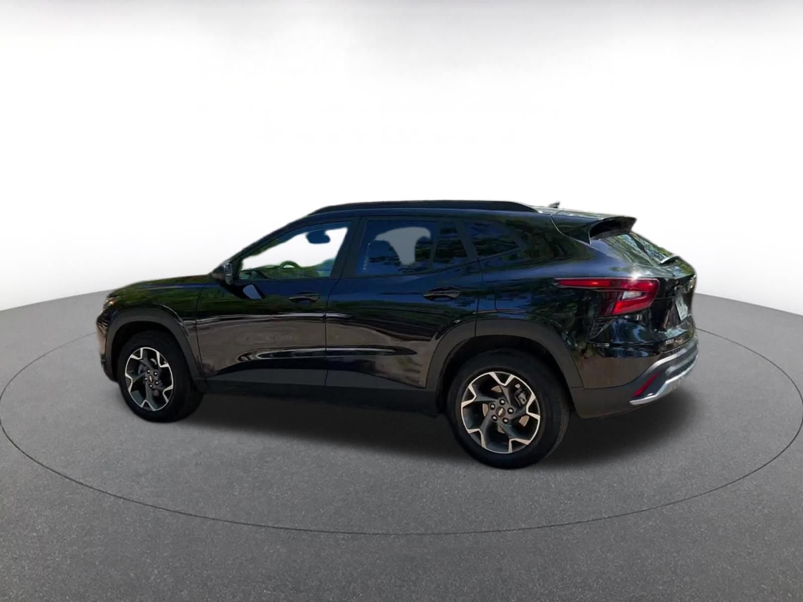 Thumbnail: 2025 Chevrolet Trax - 10