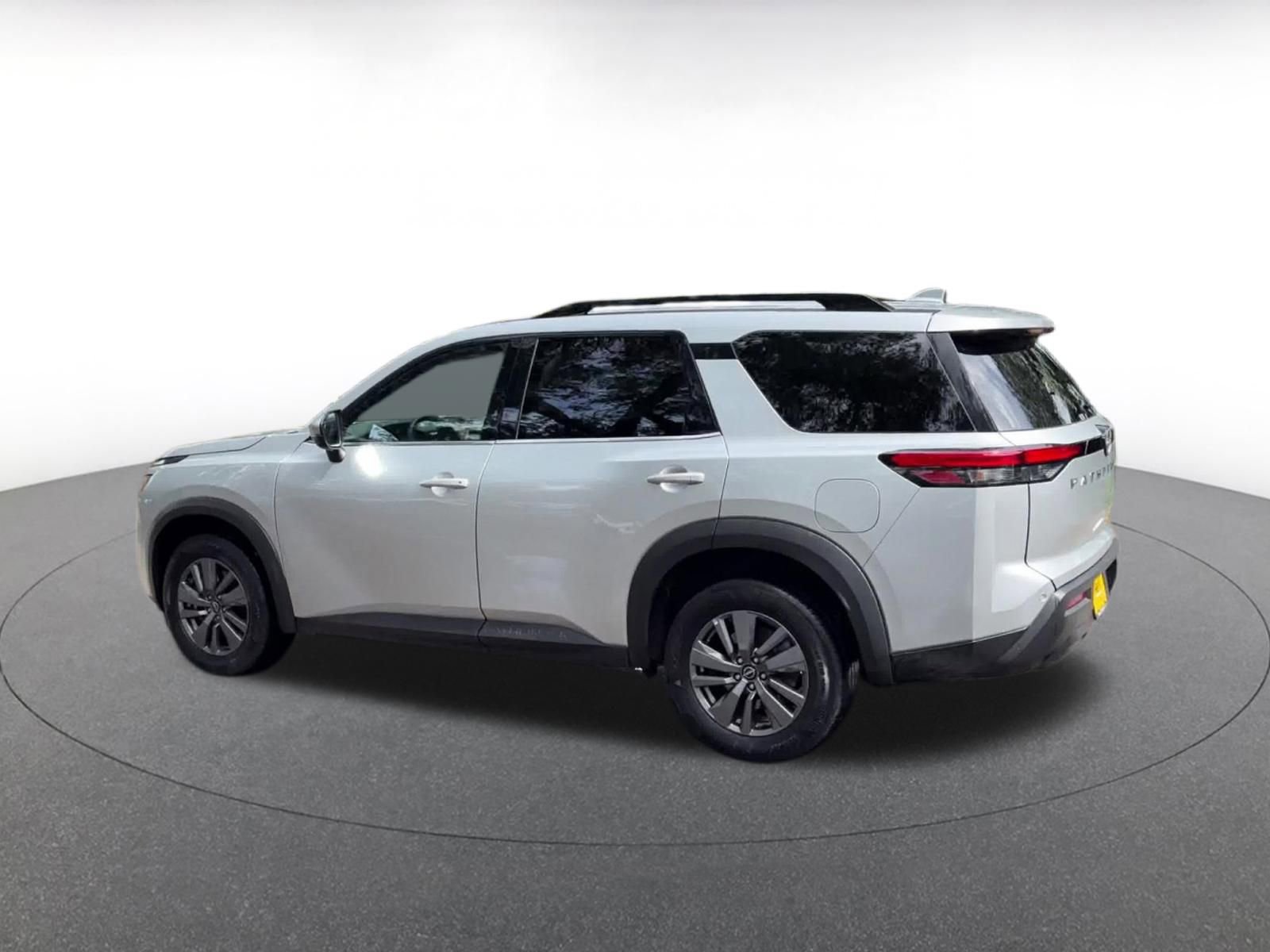 Thumbnail: 2025 Nissan Pathfinder - 10