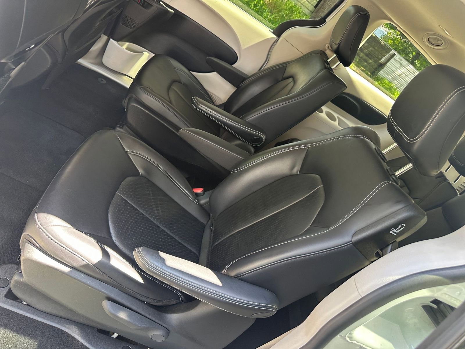 Thumbnail: 2023 Chrysler Pacifica - 33