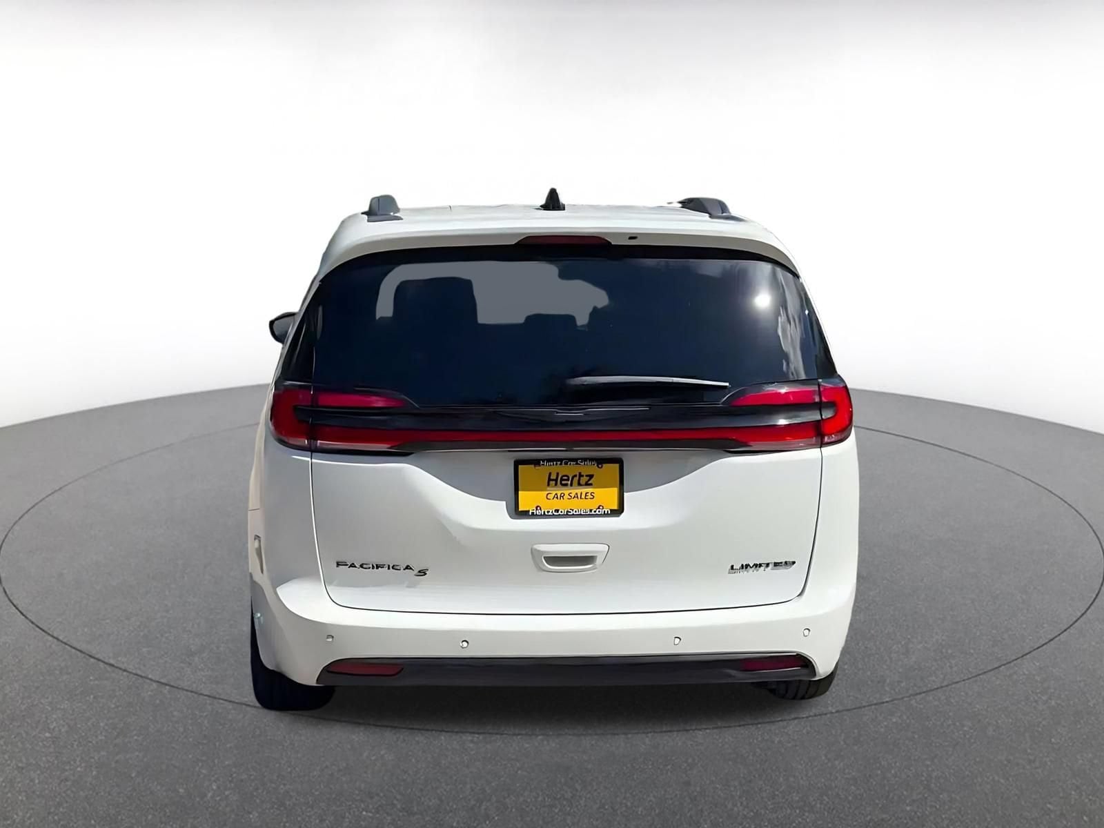 Thumbnail: 2025 Chrysler Pacifica - 12