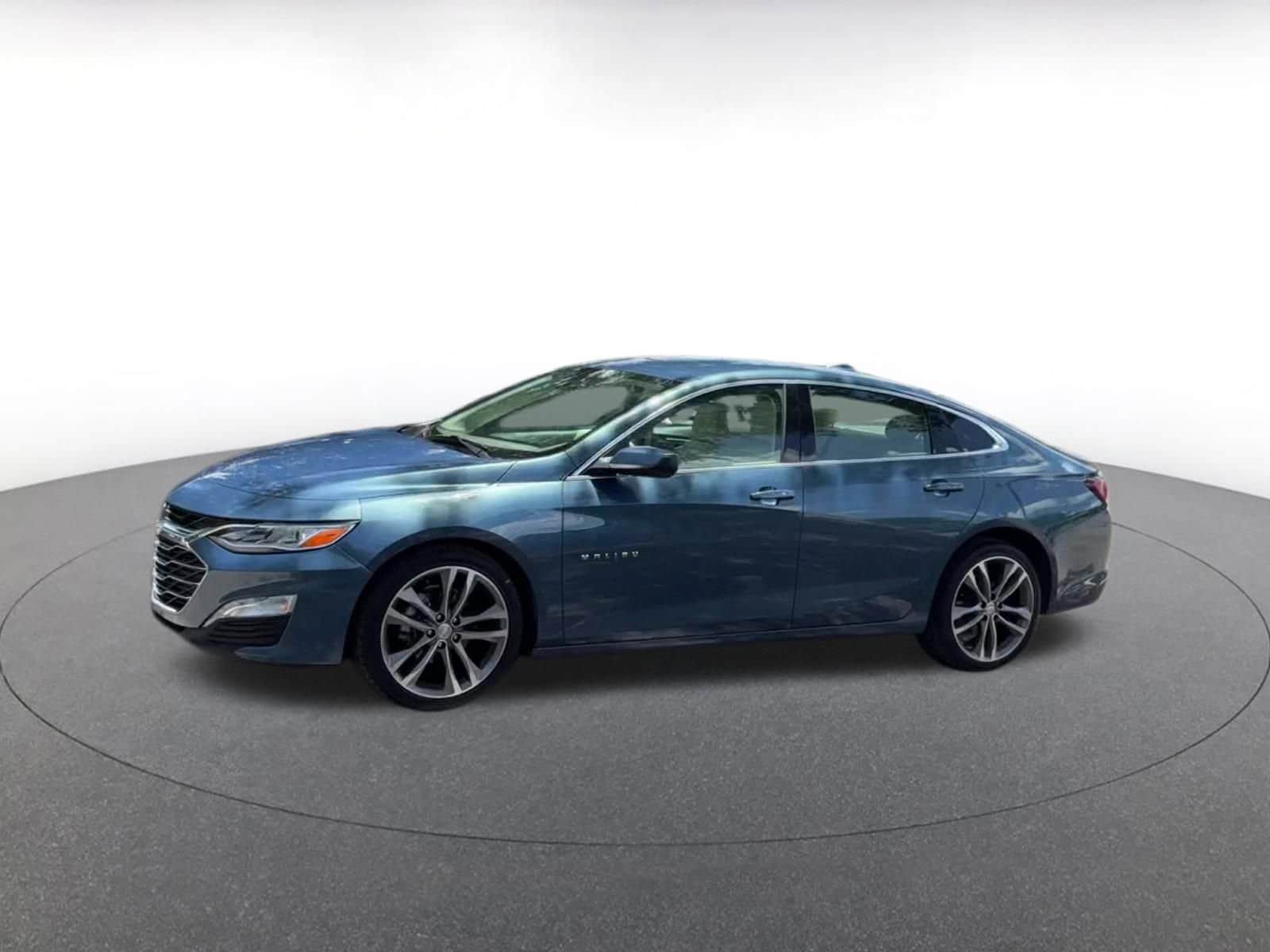 Thumbnail: 2024 Chevrolet Malibu - 8