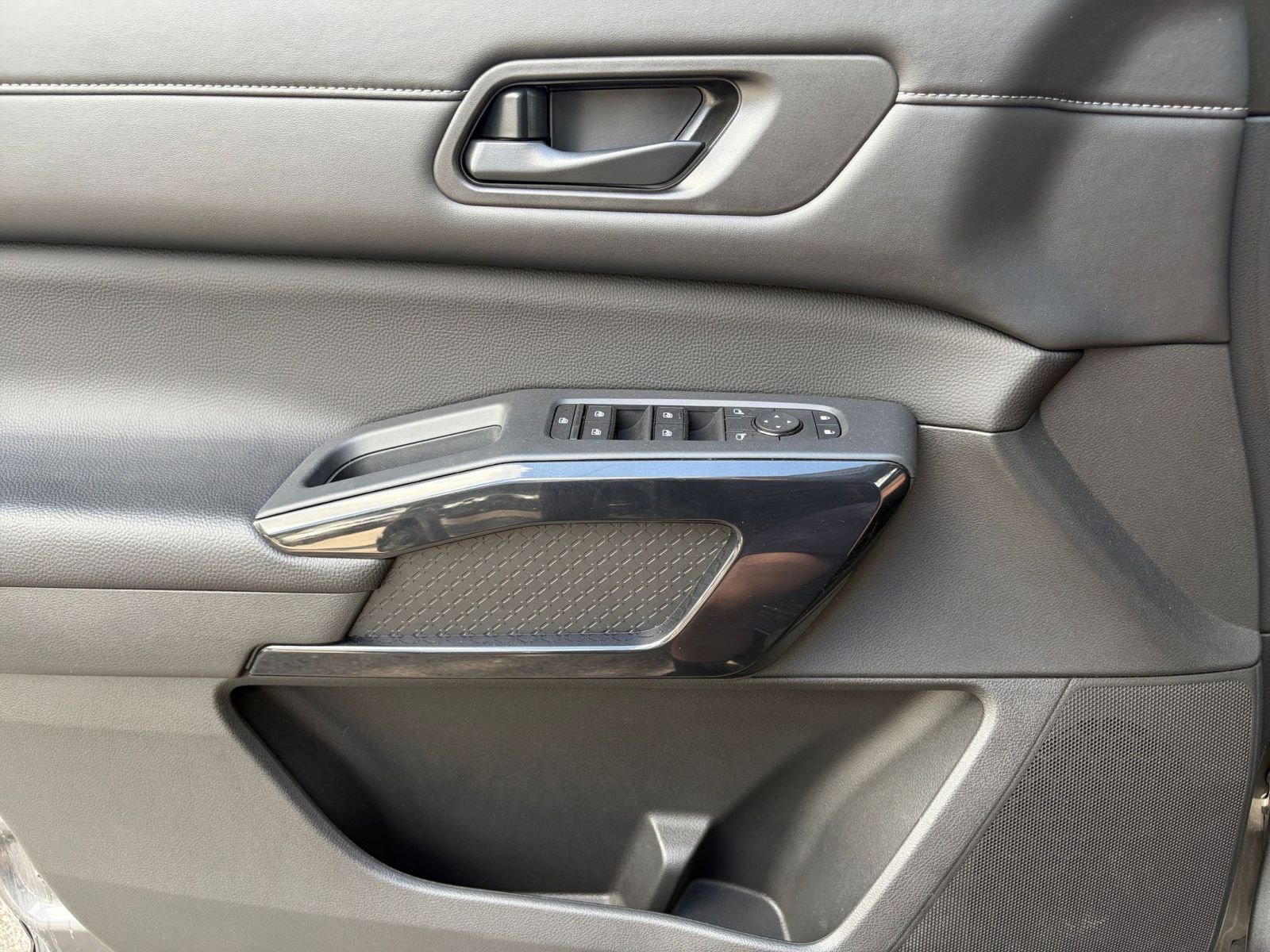 Thumbnail: 2025 Nissan Pathfinder - 18