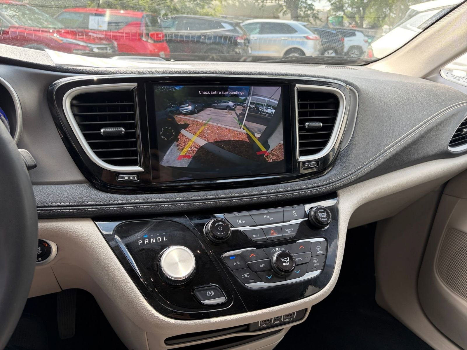 Thumbnail: 2023 Chrysler Pacifica - 27