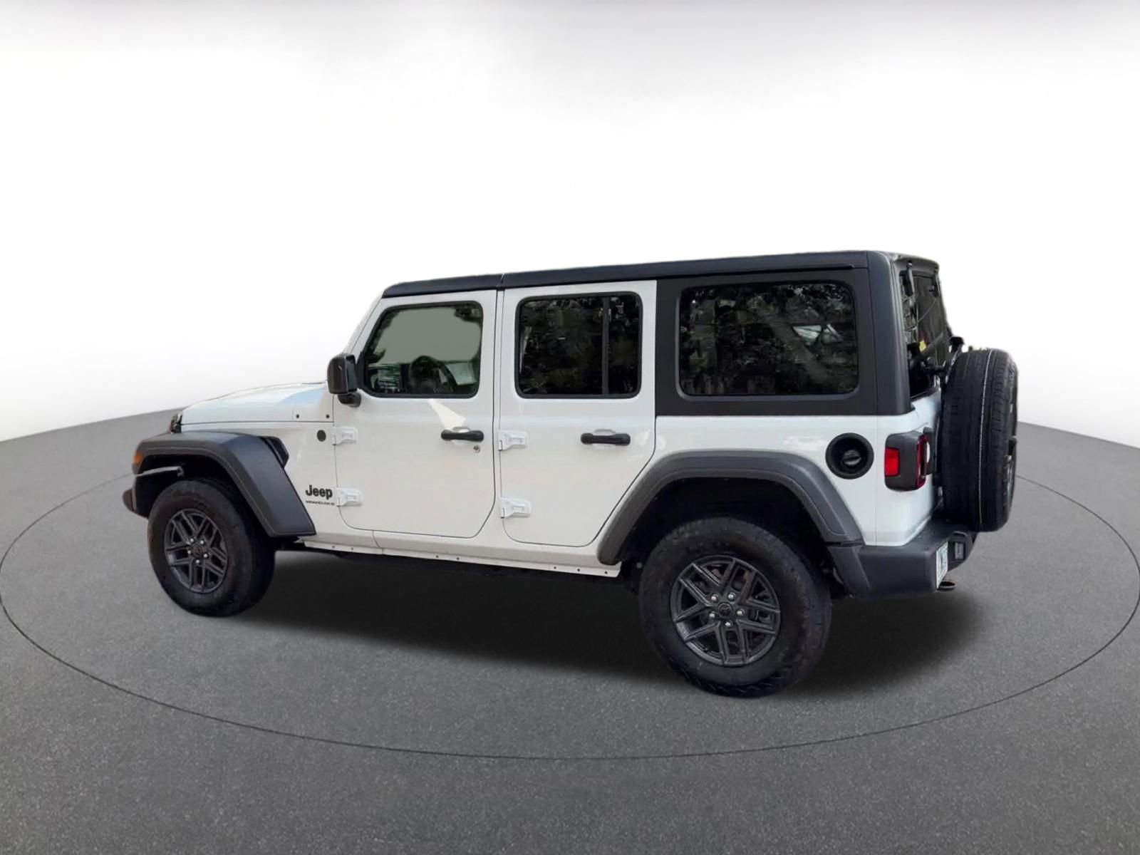 Thumbnail: 2025 Jeep Wrangler - 10