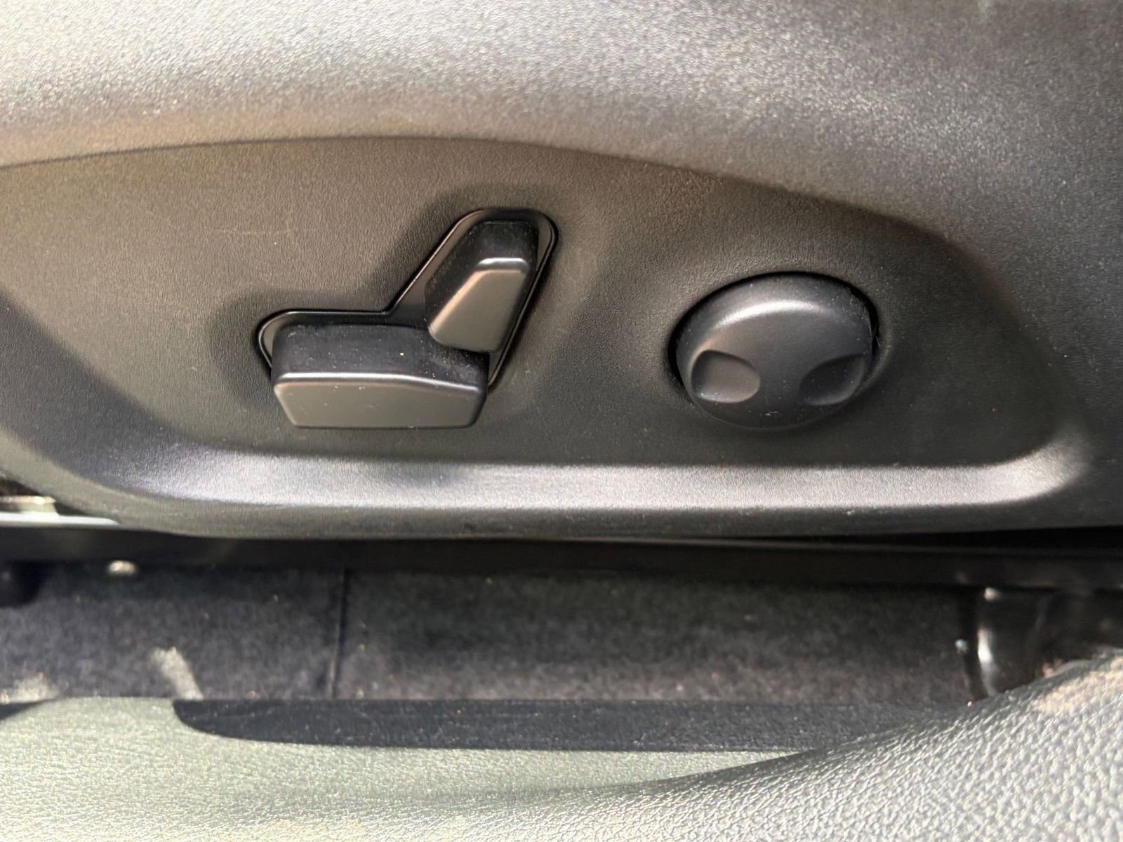 Thumbnail: 2025 Jeep Compass - 23